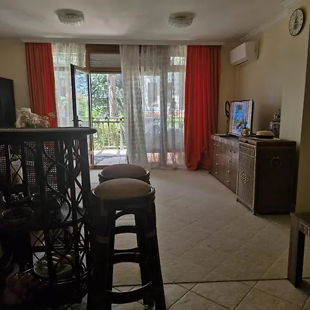 Тристаен Апартамент В Санта Марина В Созопол Apartamento *